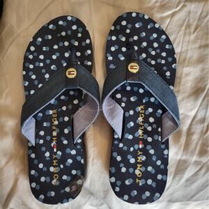 NWT TOMMY HILFIGER Women’s Thong Flip Flop Blue Sandals Womens size 6